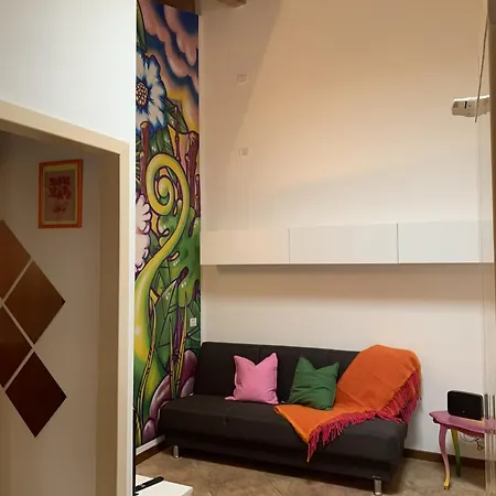 Pati Bilocale - Graffiti's * Bergamo